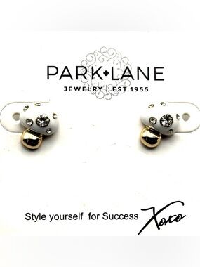 Park Lane White Enamel Mushroom stud earrings NWT